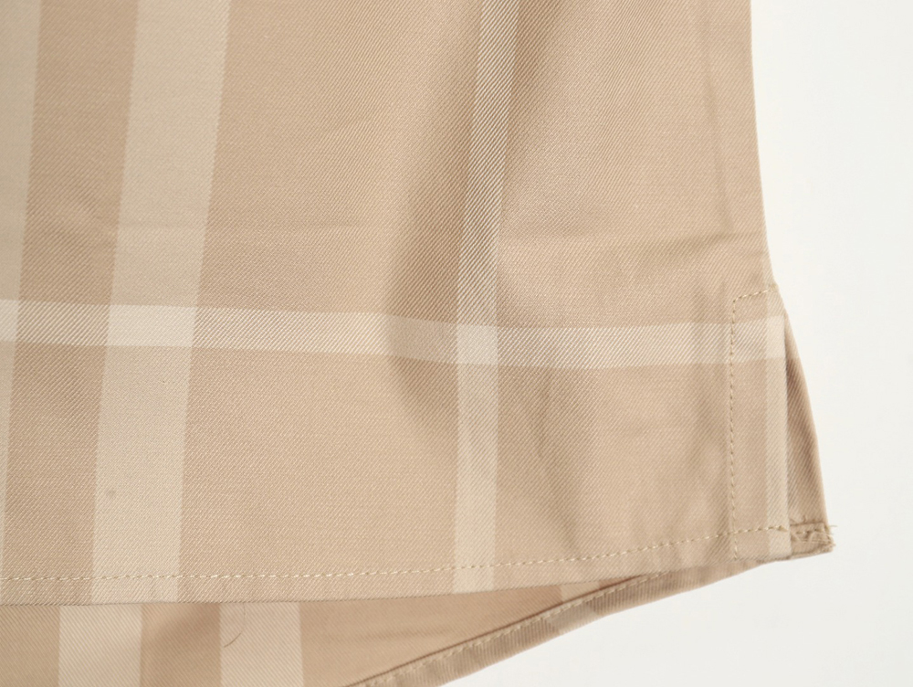 Burberry double pocket plaid short sleeve shirt