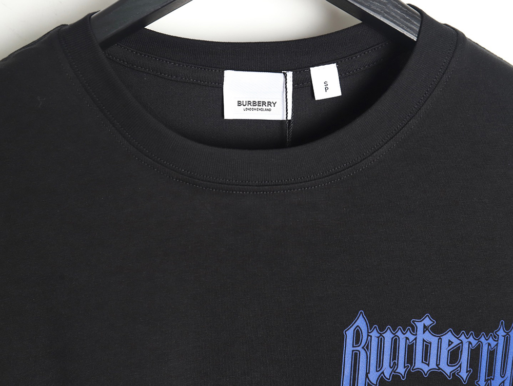 Burberry 24SS Gothic Letters Short Sleeve T-Shirt_TSK1