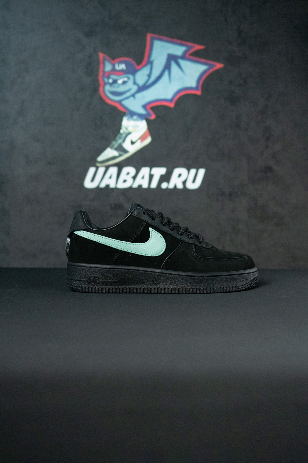 TIFFANY & CO. X AIR FORCE 1 LOW 