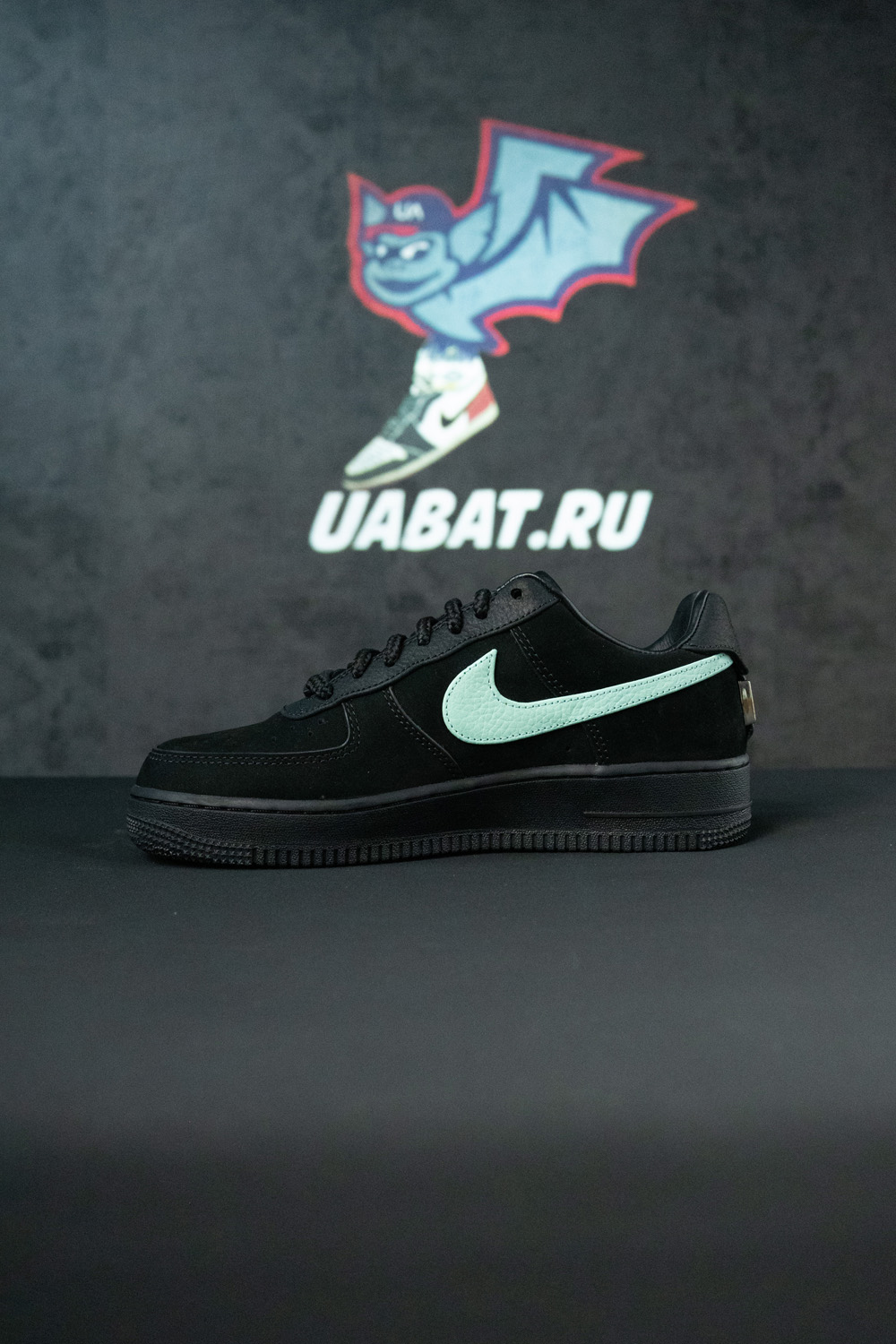 TIFFANY & CO. X AIR FORCE 1 LOW 