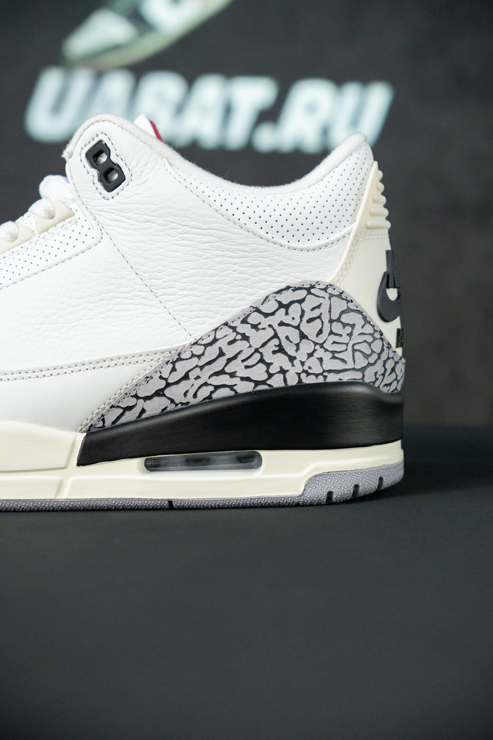 AIR JORDAN 3 RETRO 