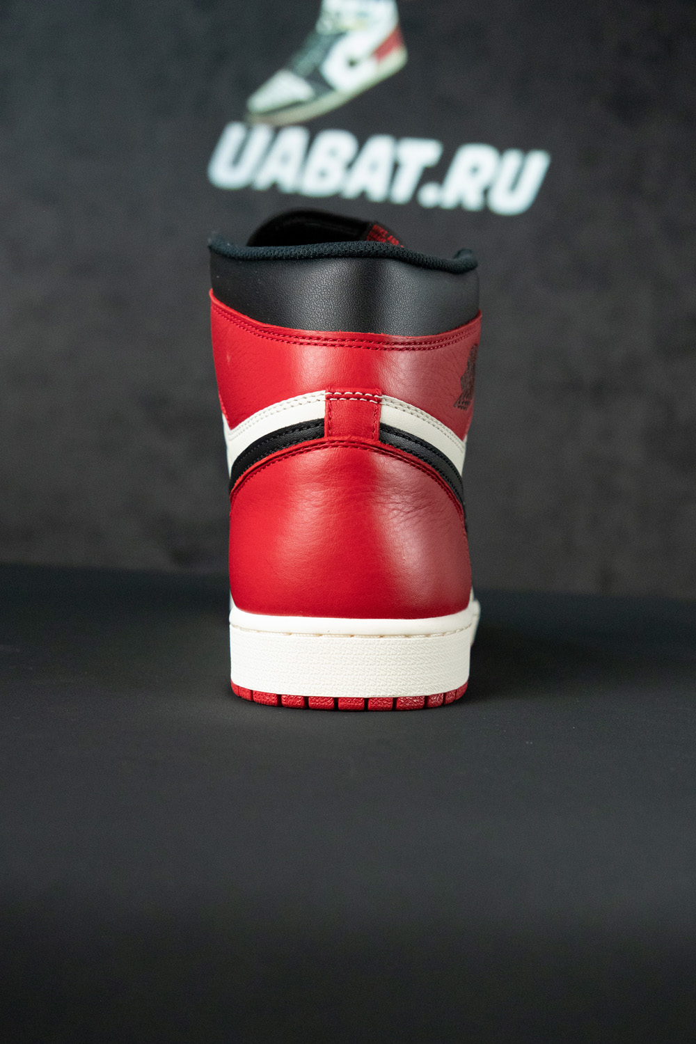 AIR JORDAN 1 RETRO HIGH OG "BRED TOE"
