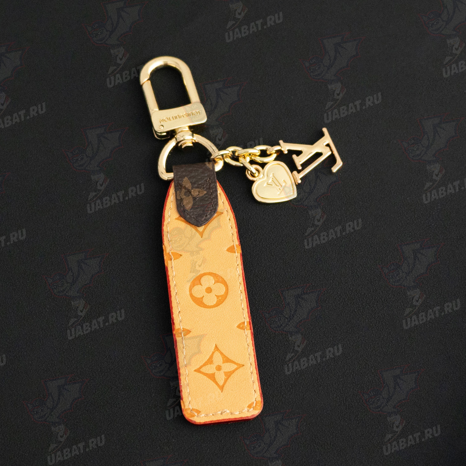 Louis Vuitton Keychain M01185