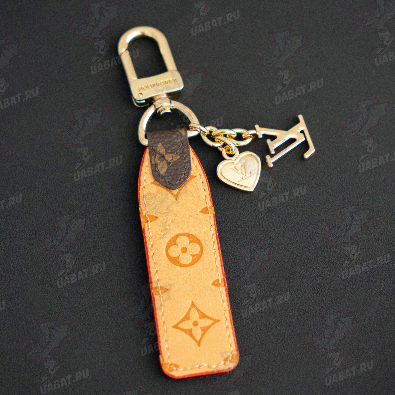 Louis Vuitton Keychain M01185