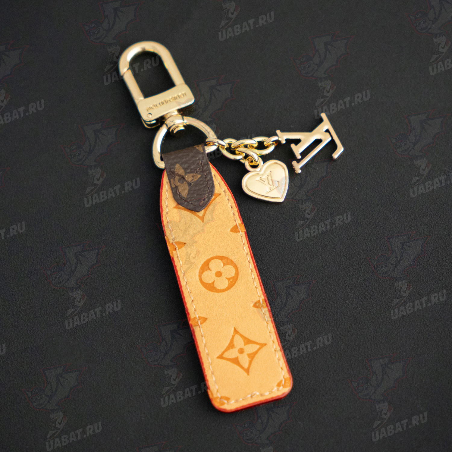 Louis Vuitton Keychain M01185