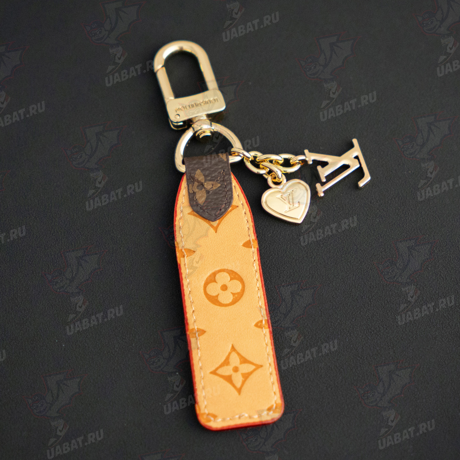 Louis Vuitton Keychain M01185