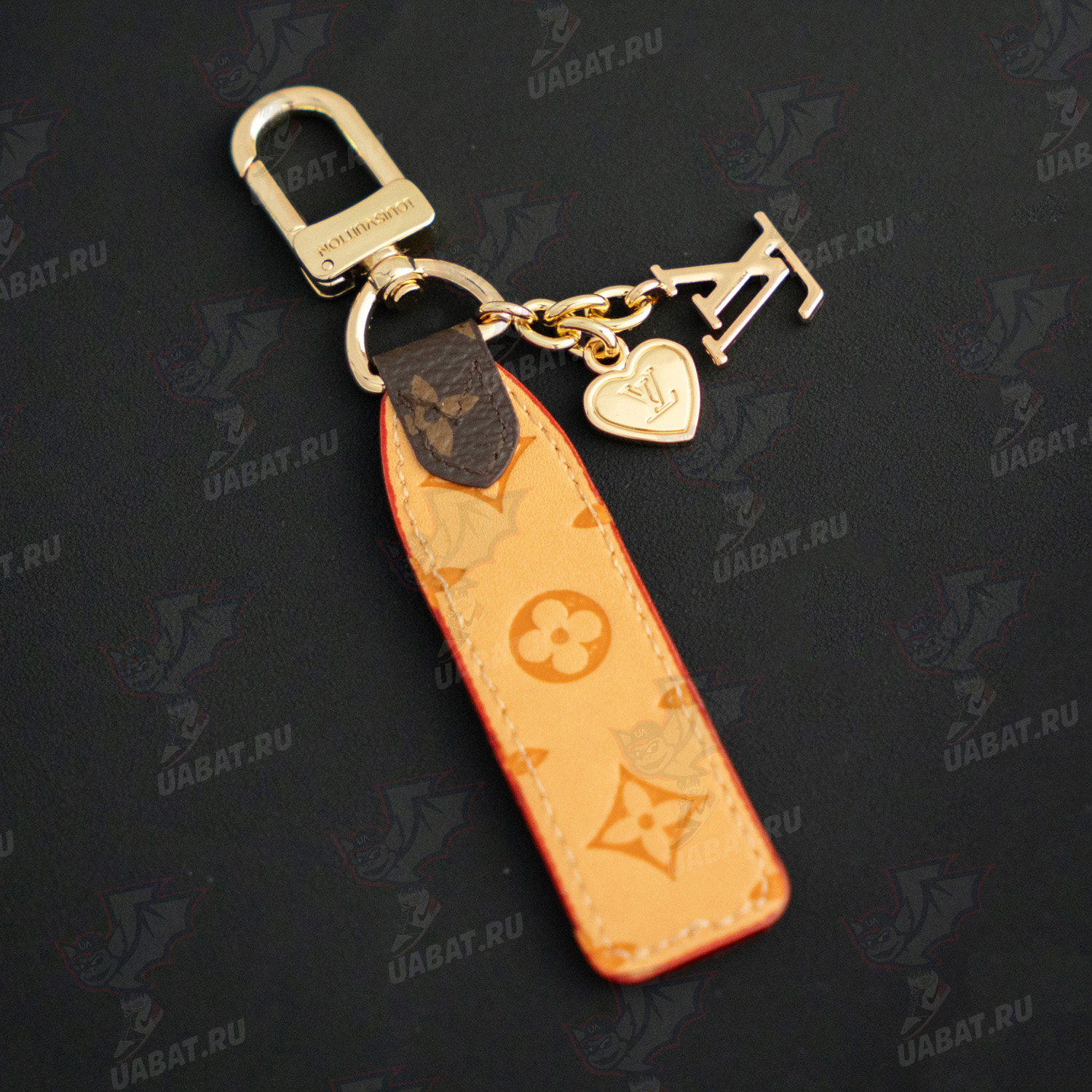 Louis Vuitton Keychain M01185