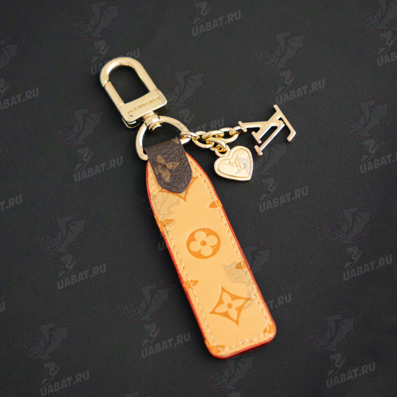 Louis Vuitton Keychain M01185