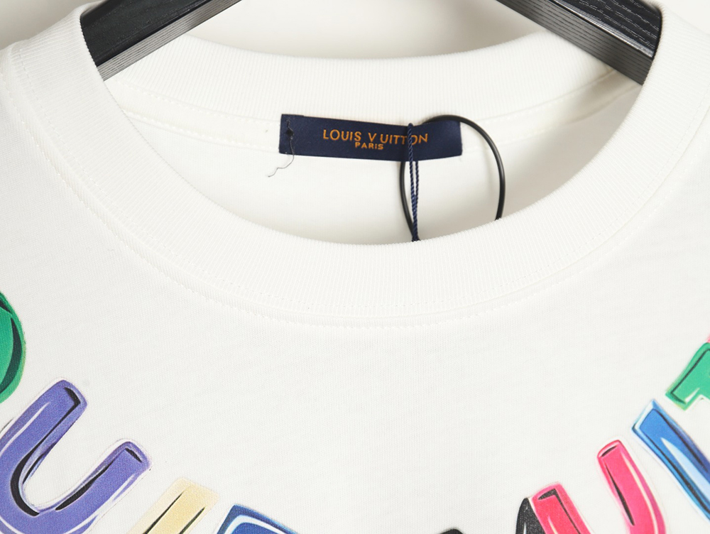 Louis Vuitton Colorful Necklace Pendant Short Sleeve T-Shirt TSK1