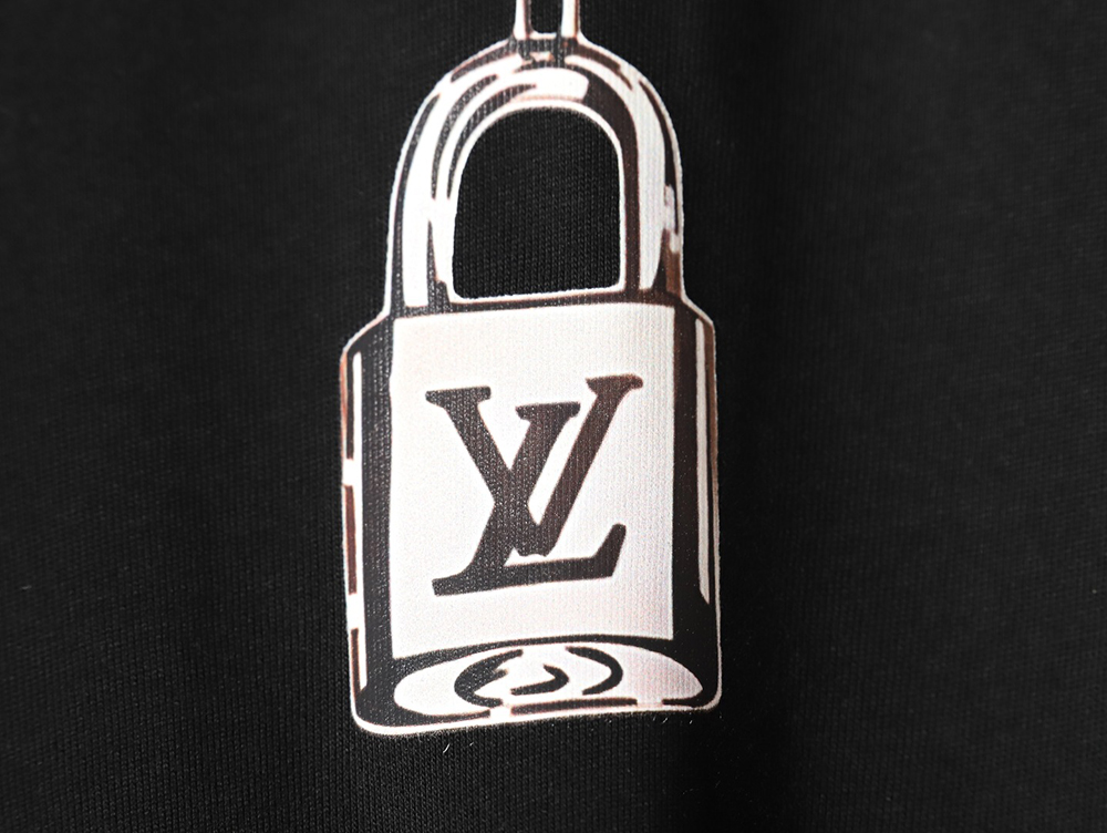 Louis Vuitton Colorful Necklace Pendant Short Sleeve T-Shirt TSK2