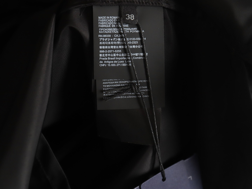 Prada custom triangle logo nylon long-sleeved shirt TSK2
