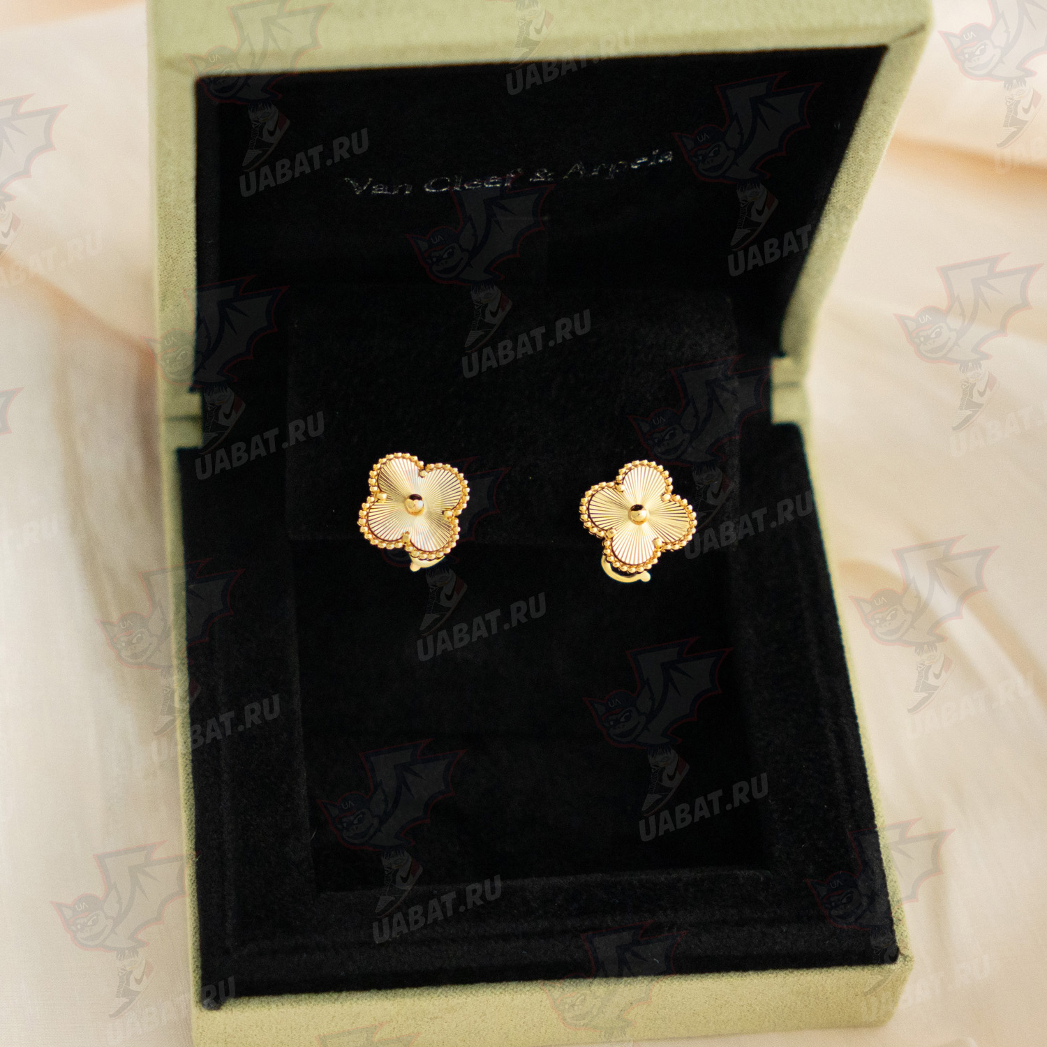 Van Cleef & Arpels Vintage Alhambra earrings