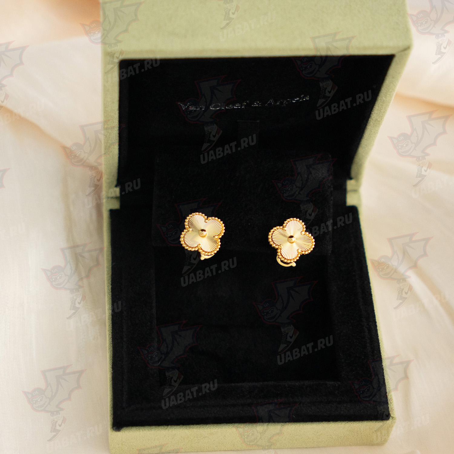 Van Cleef & Arpels Vintage Alhambra earrings