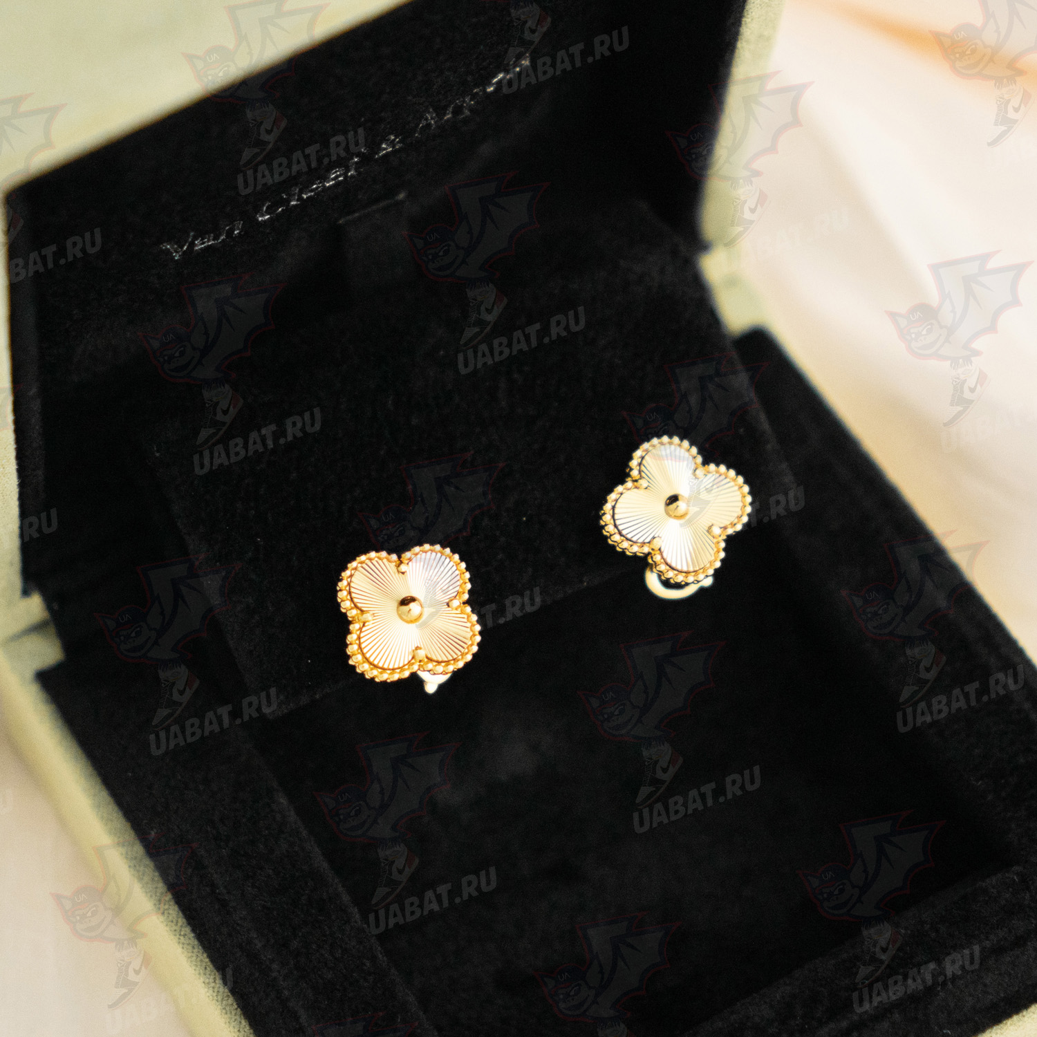 Van Cleef & Arpels Vintage Alhambra earrings