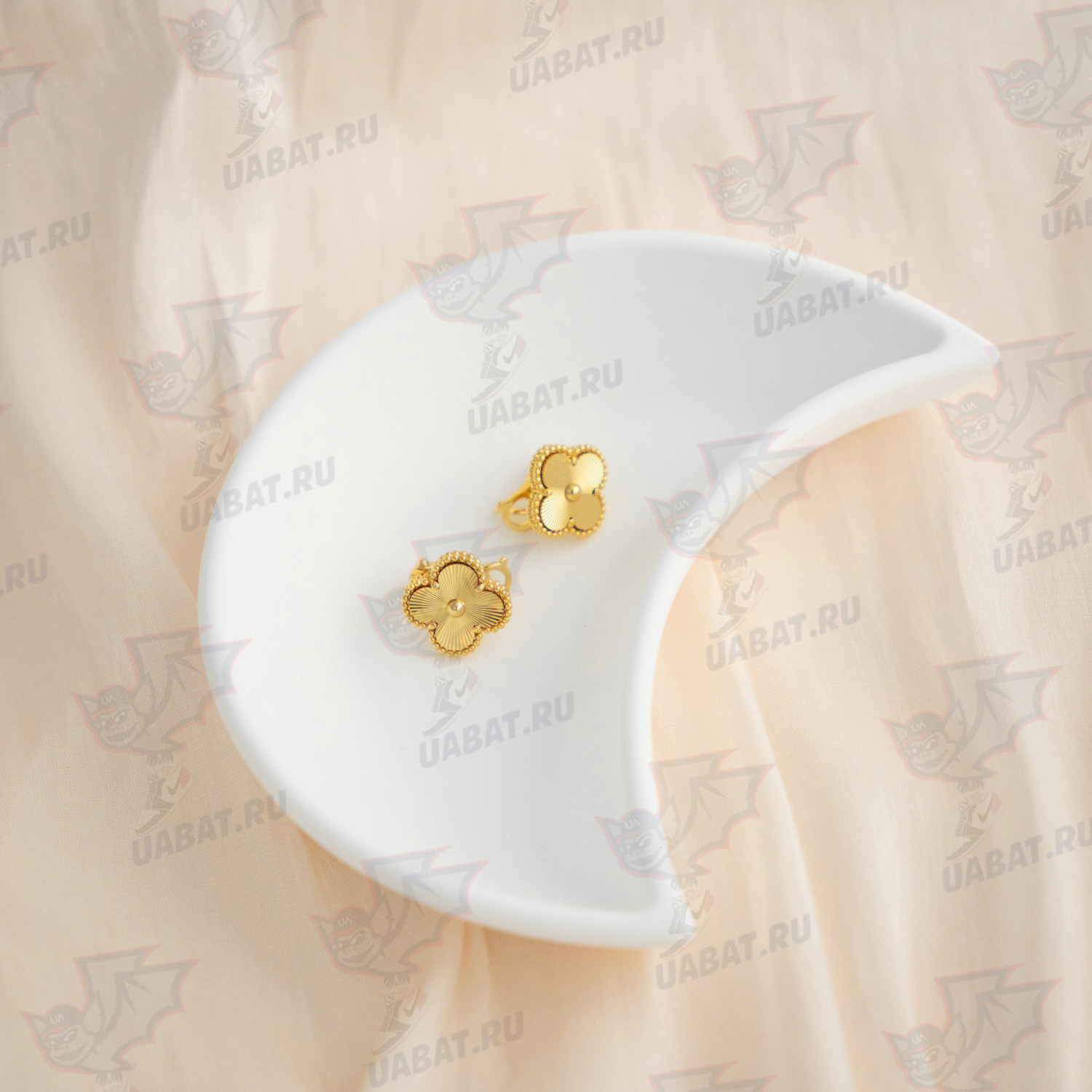 Van Cleef & Arpels Vintage Alhambra earrings