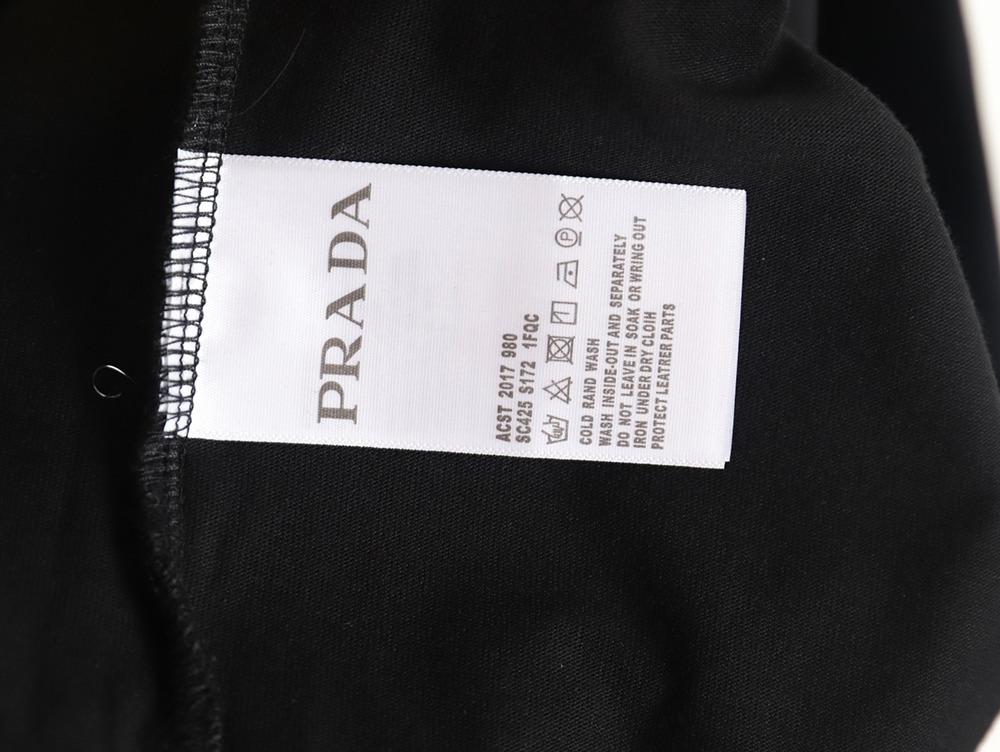 Prada 24ss nine-square square letter round neck short sleeve TSK2