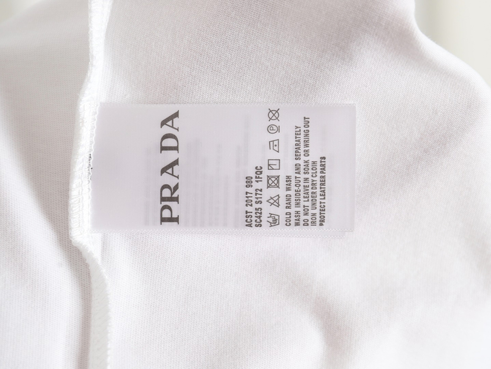 Prada 24ss triangle logo printed round neck short sleeves TSK1