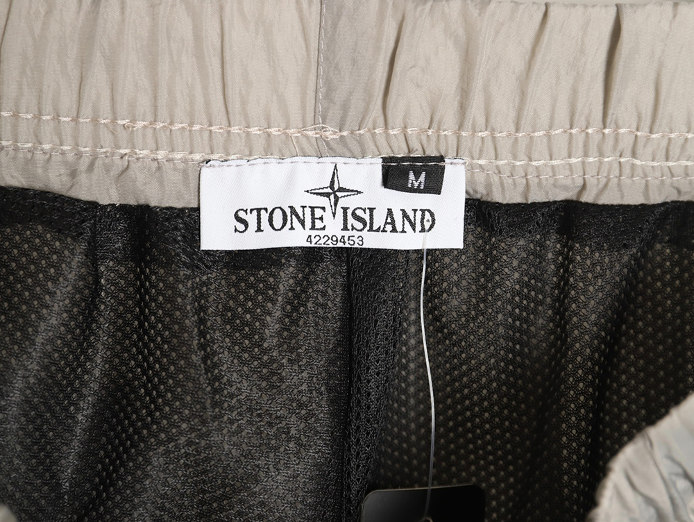 Stone Island Classic Cargo Shorts TSK1