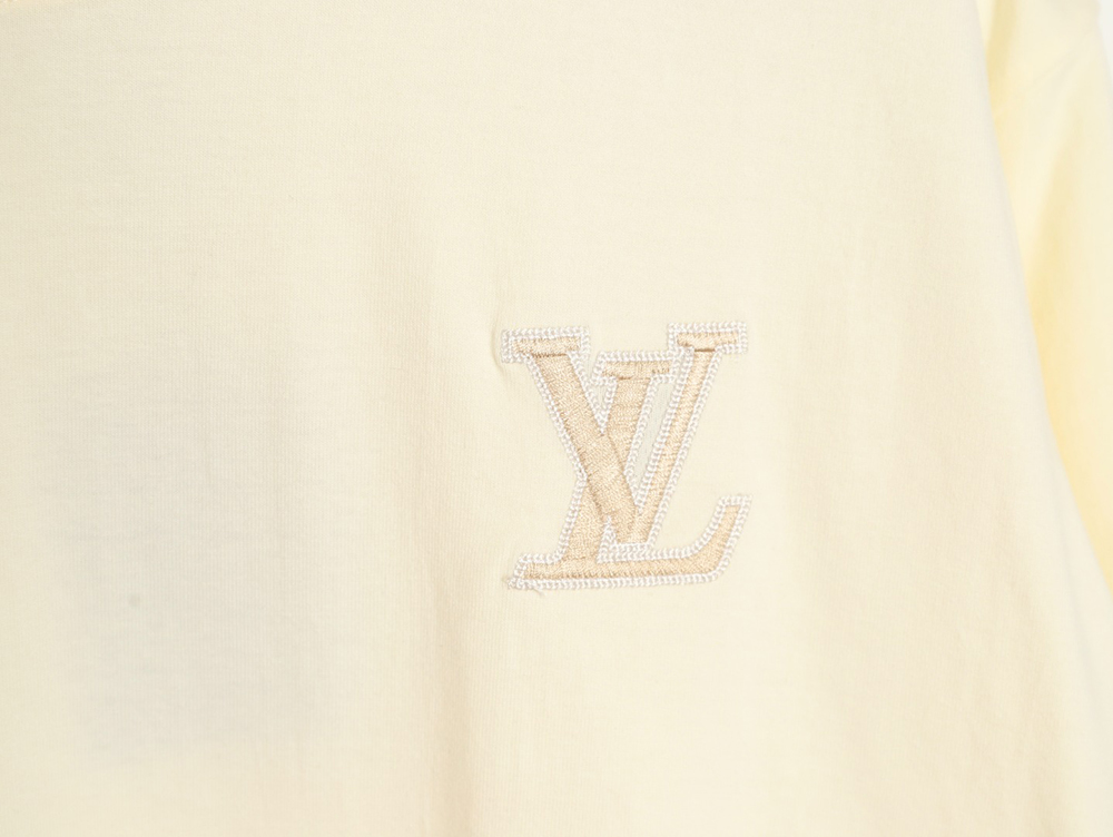 Louis Vuitton small logo embroidered short sleeves