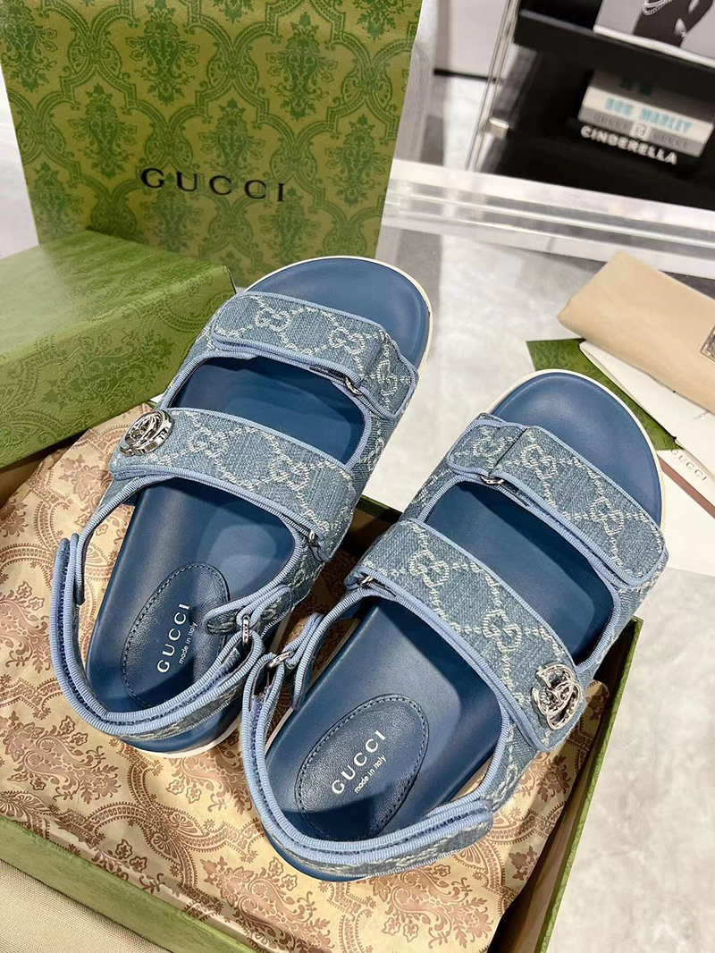 GUCCI SANDAL WITH DOUBLE G