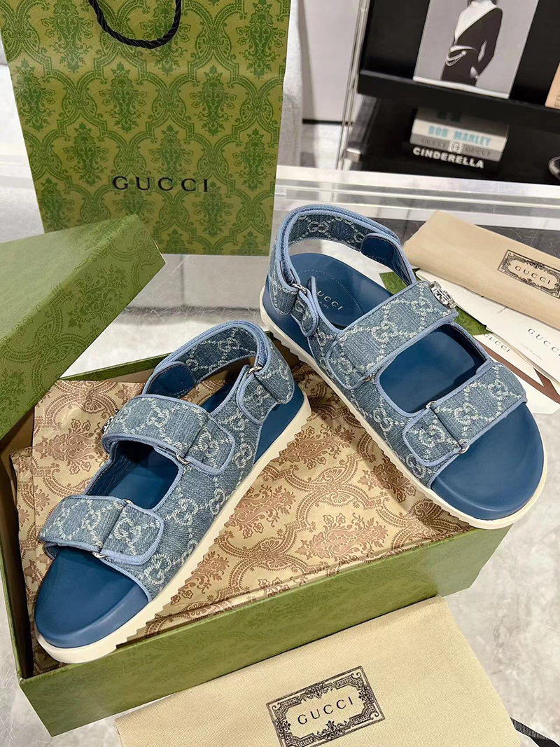 GUCCI SANDAL WITH DOUBLE G