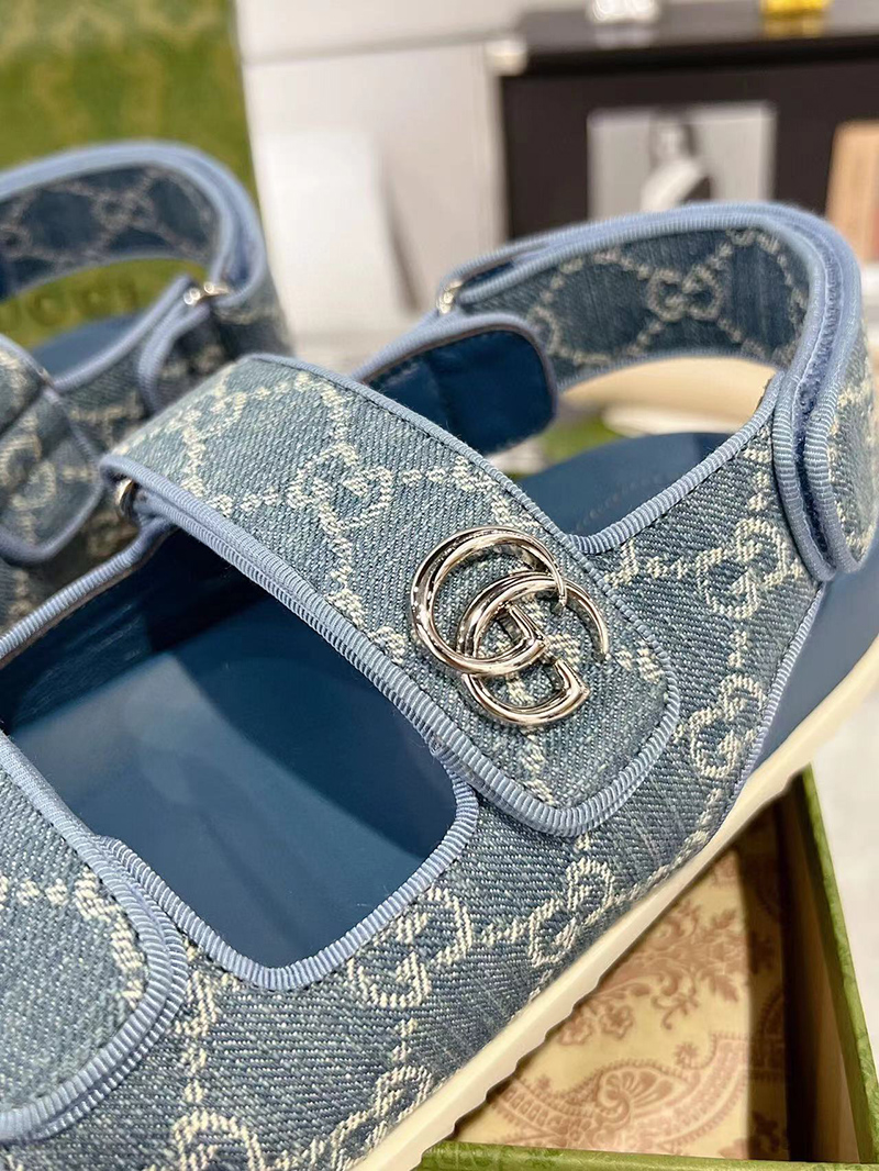 GUCCI SANDAL WITH DOUBLE G