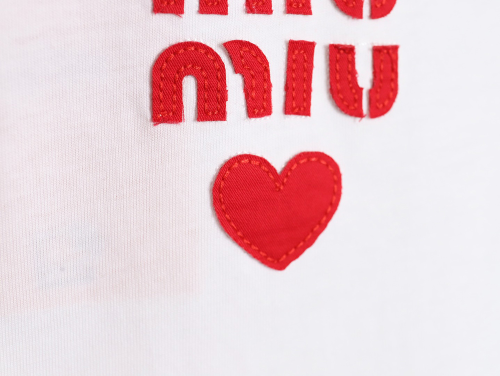 Miu Miu 24ss heart patch short sleeve TSK1