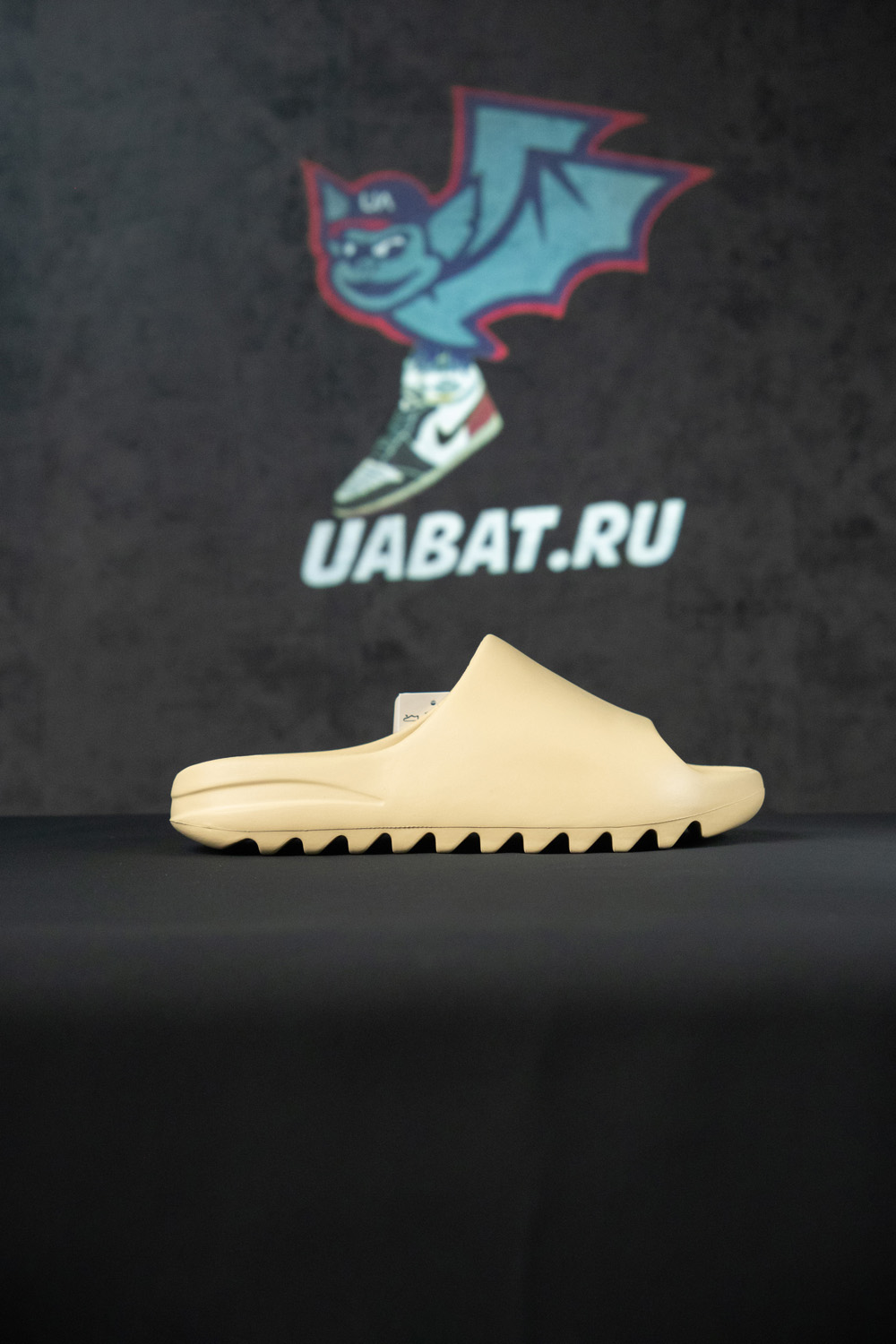 YEEZY SLIDES