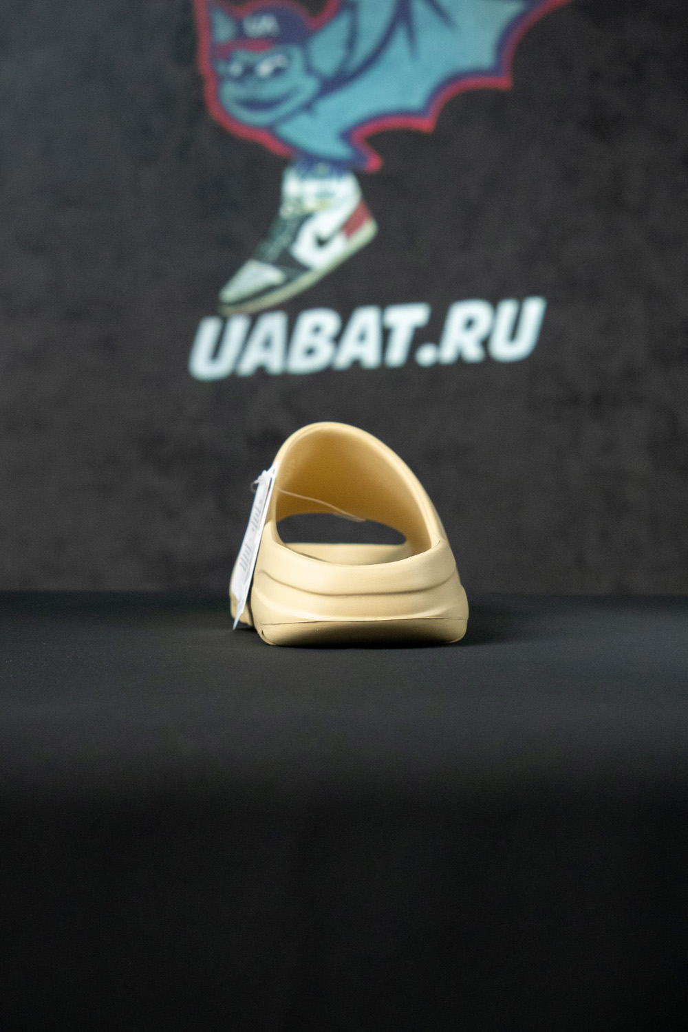 YEEZY SLIDES