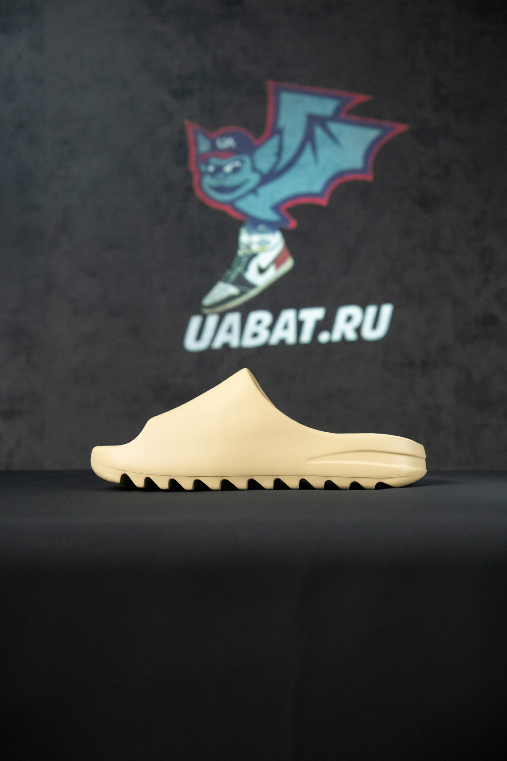 YEEZY SLIDES