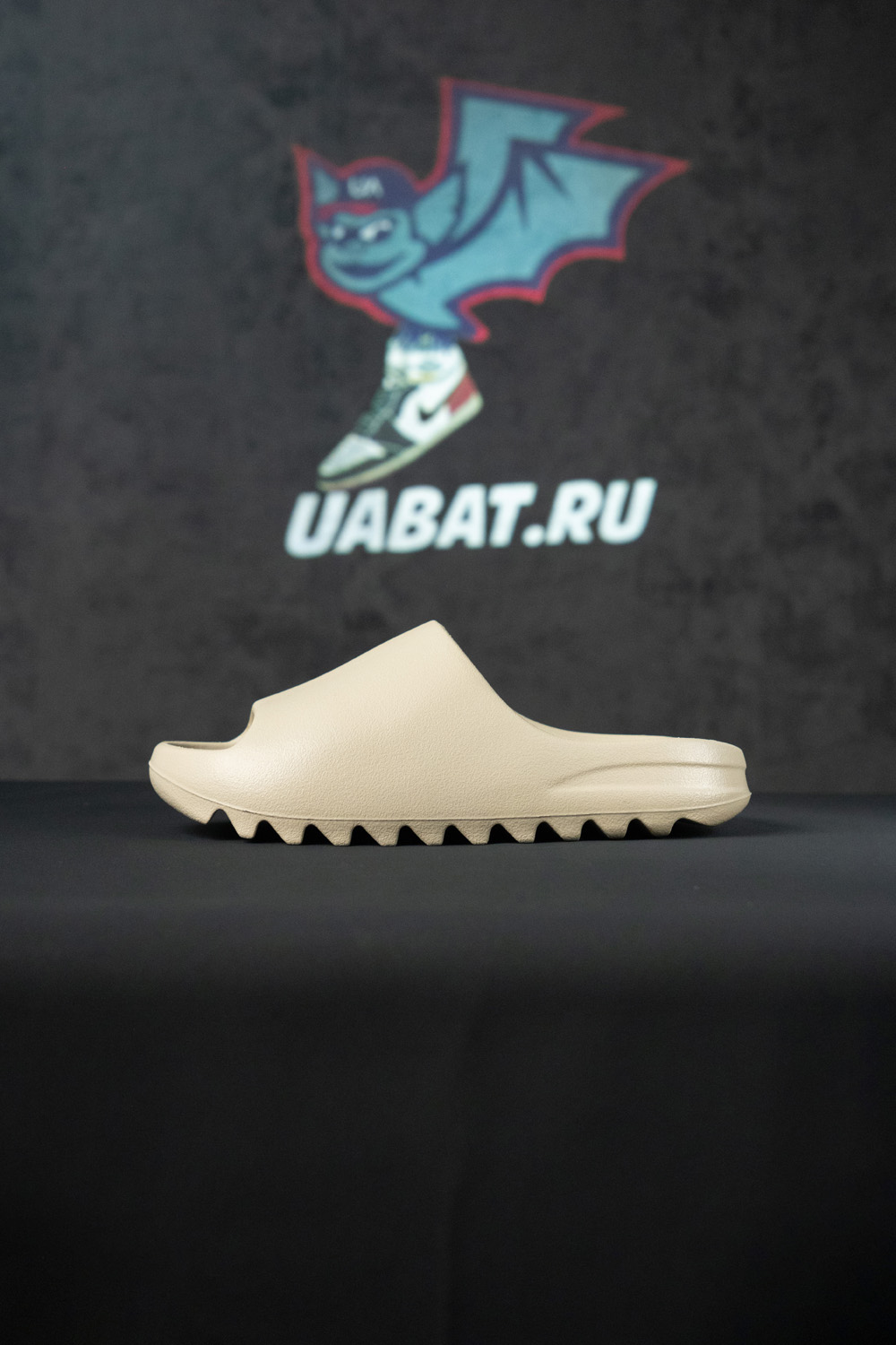 YEEZY SLIDES