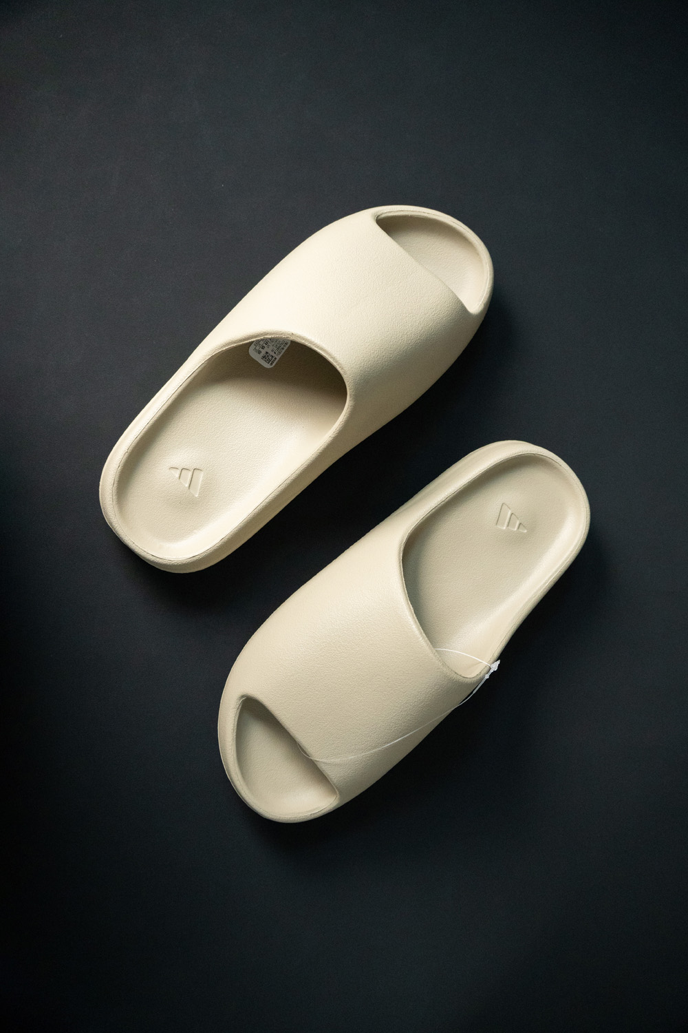 YEEZY SLIDES