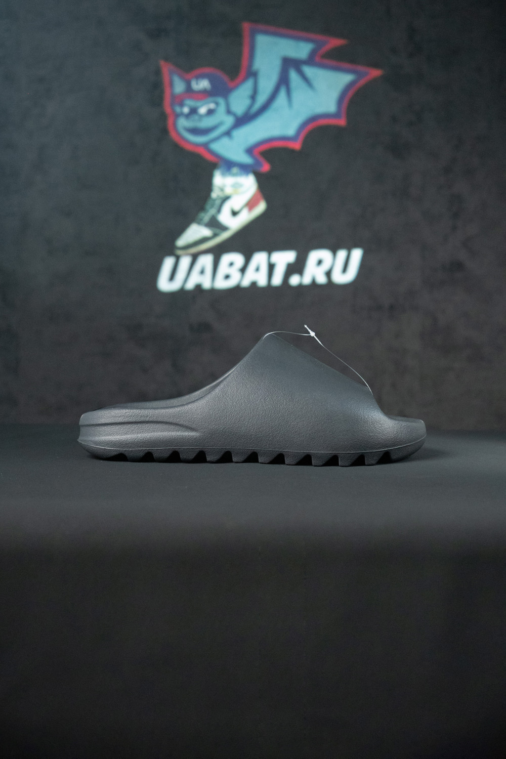 YEEZY SLIDES