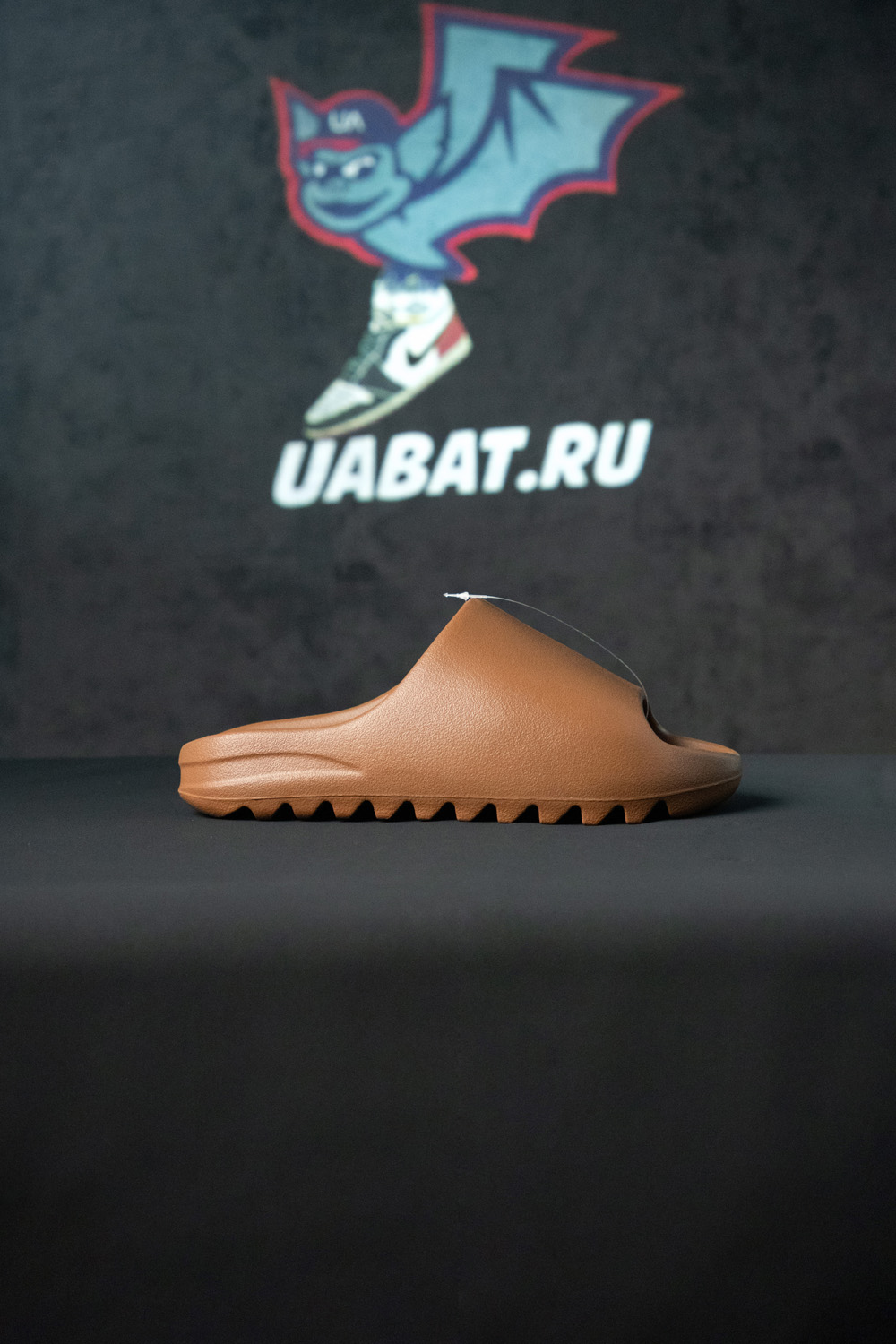 YEEZY SLIDES