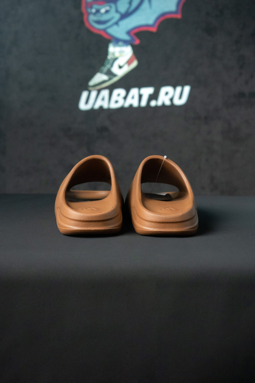 YEEZY SLIDES