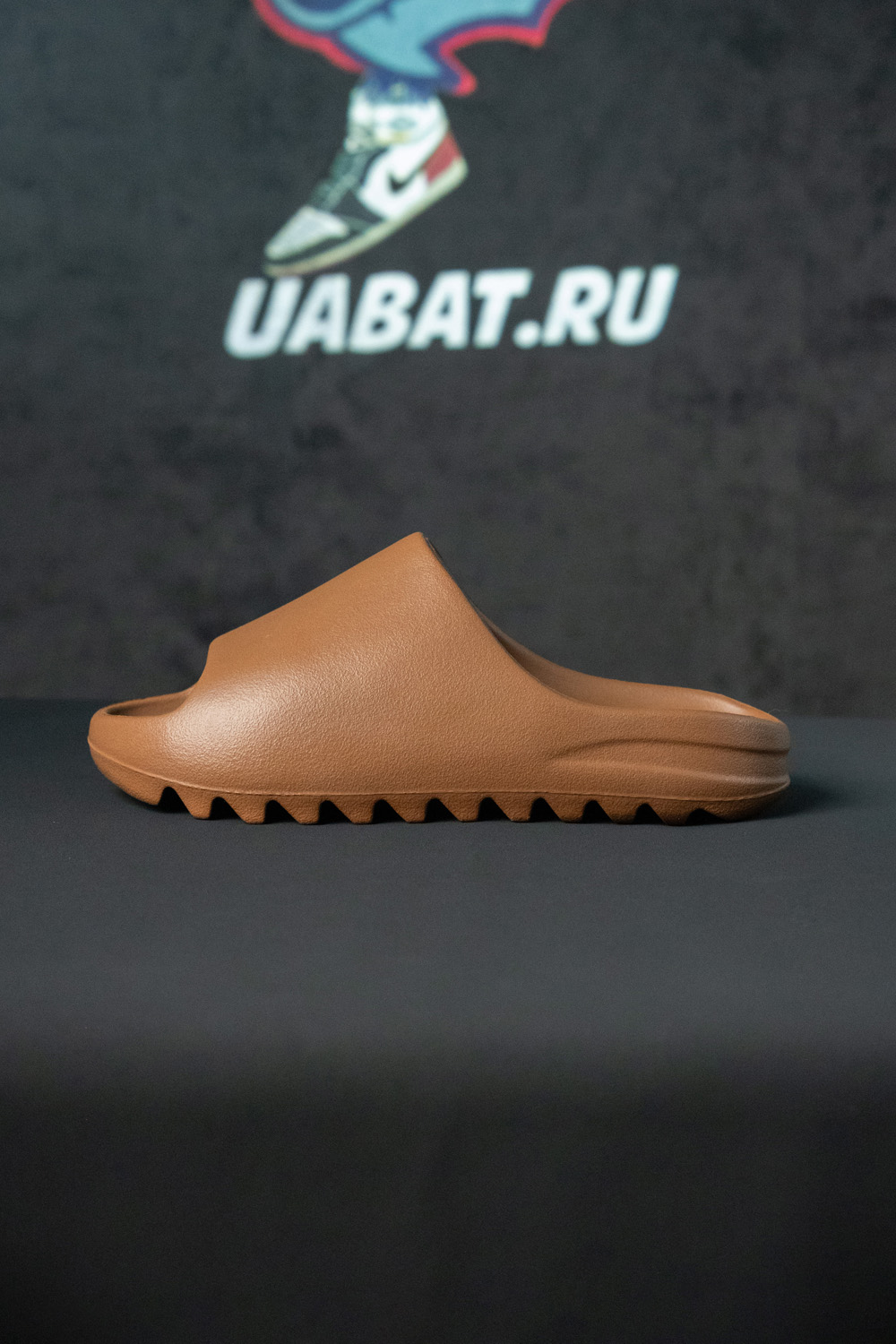 YEEZY SLIDES