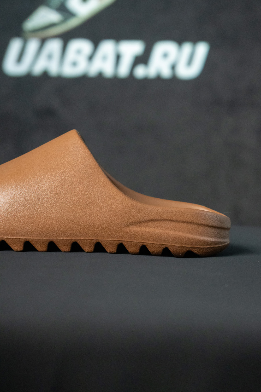 YEEZY SLIDES