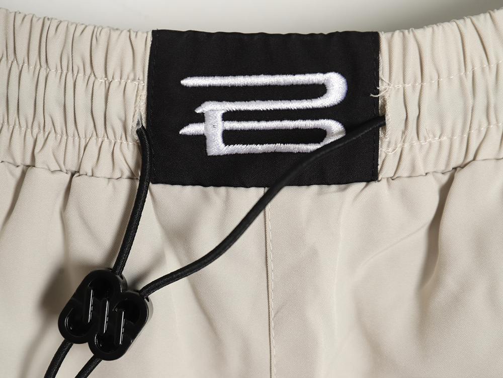 Balenciaga Spring/Summer Embroidered Contrast Color Stitching Shorts