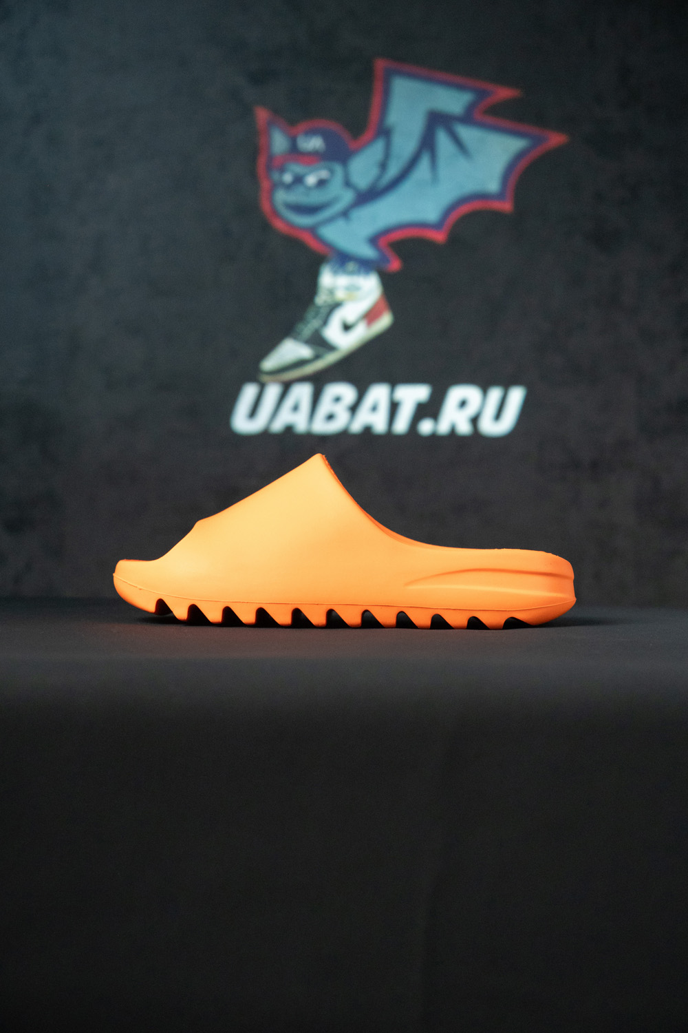 YEEZY SLIDES