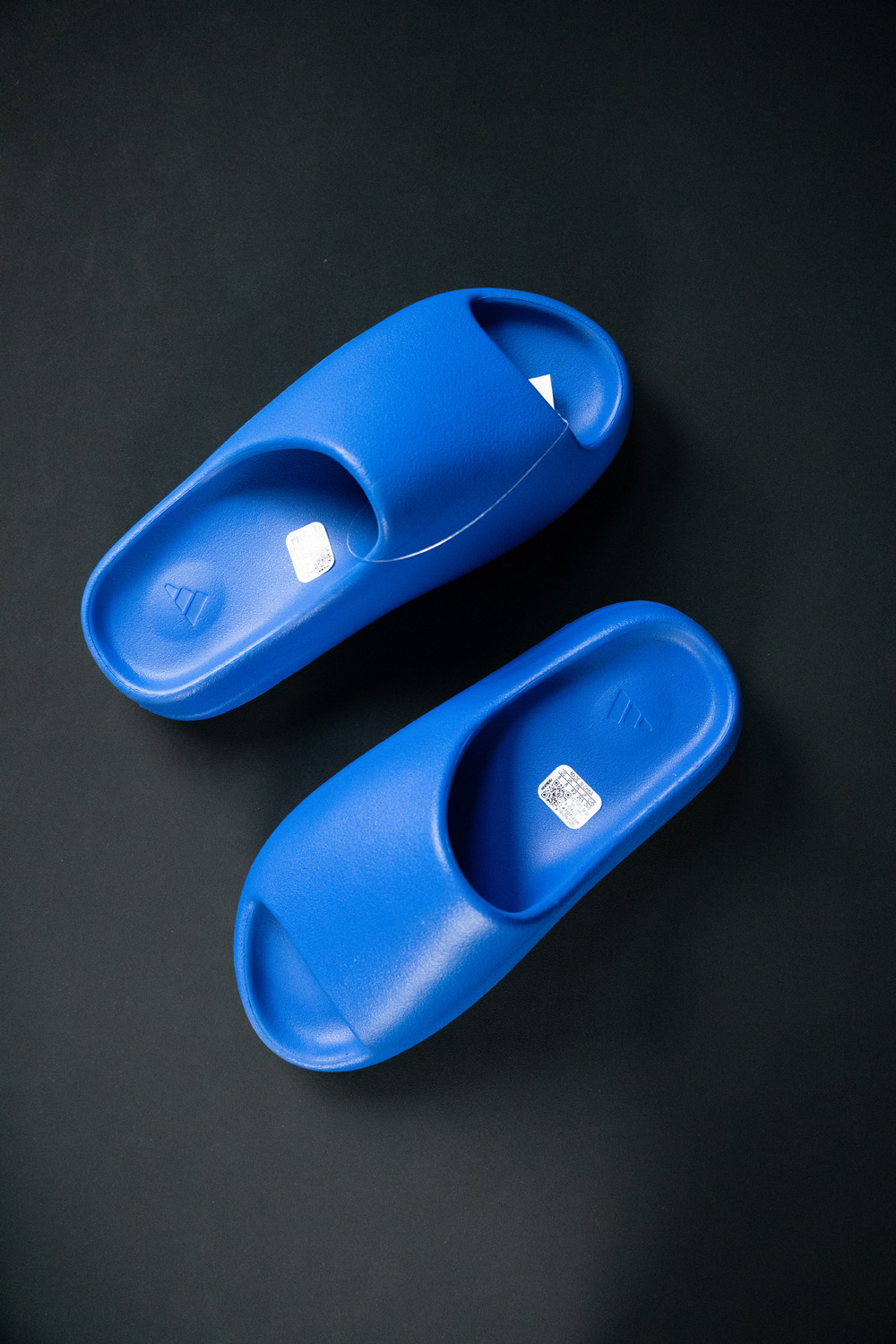 YEEZY SLIDES