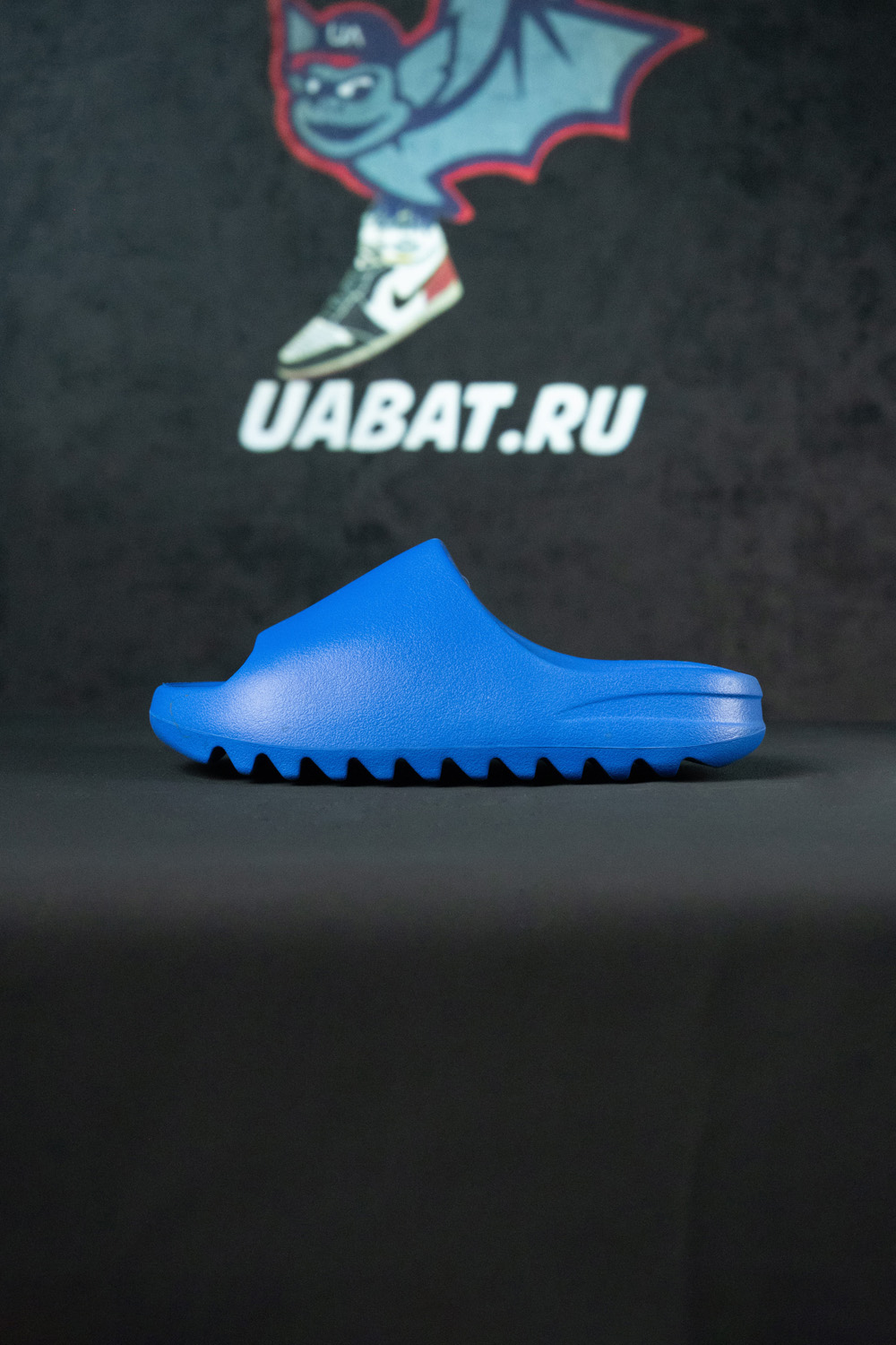 YEEZY SLIDES