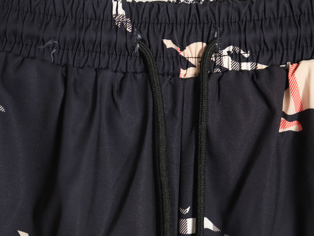 Burberry 24ss check horse beach shorts TSK1