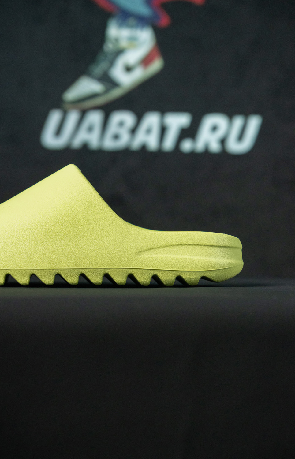 YEEZY SLIDES