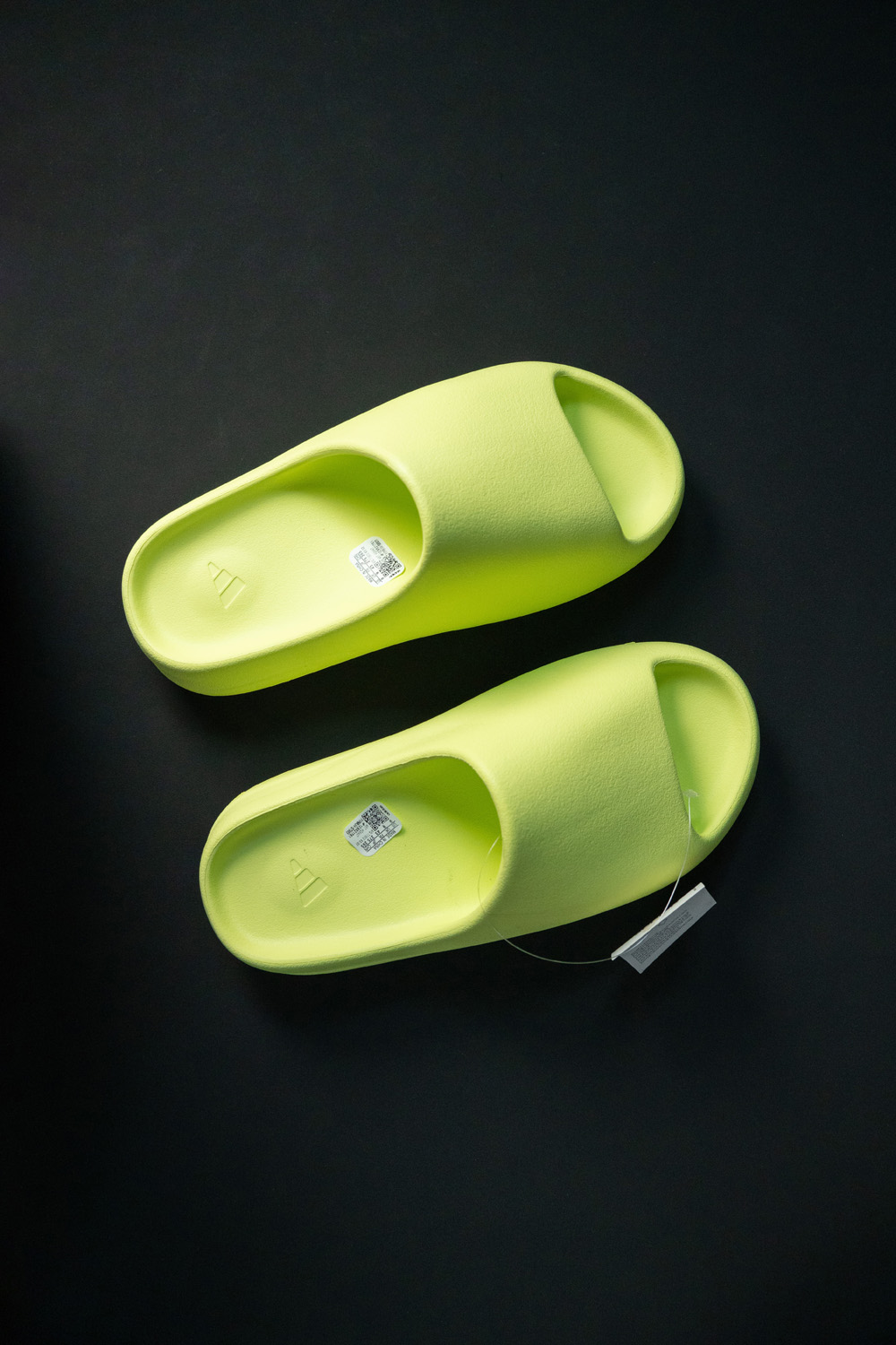 YEEZY SLIDES