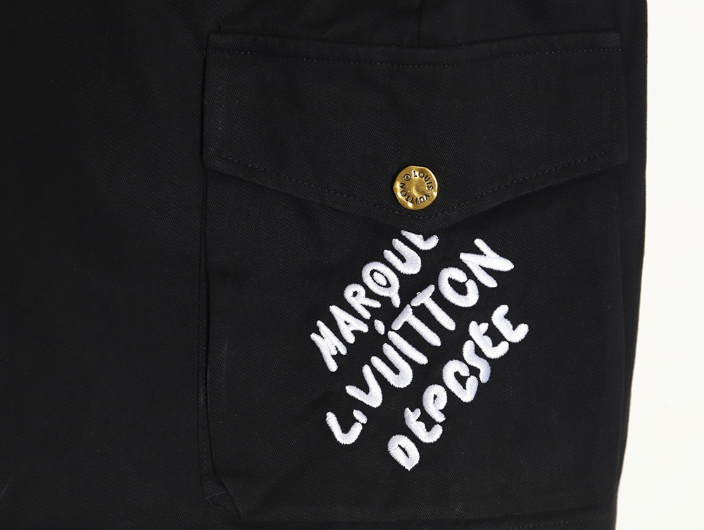 Louis Vuitton 24ss cargo shorts with 3D embroidered logo on pockets