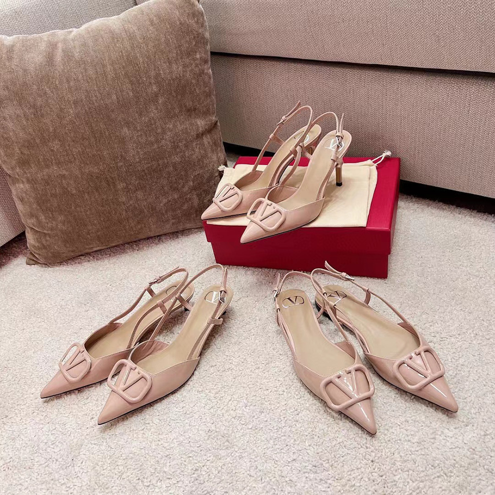 VALENTINO GARAVANI VLogo Signature Pumps