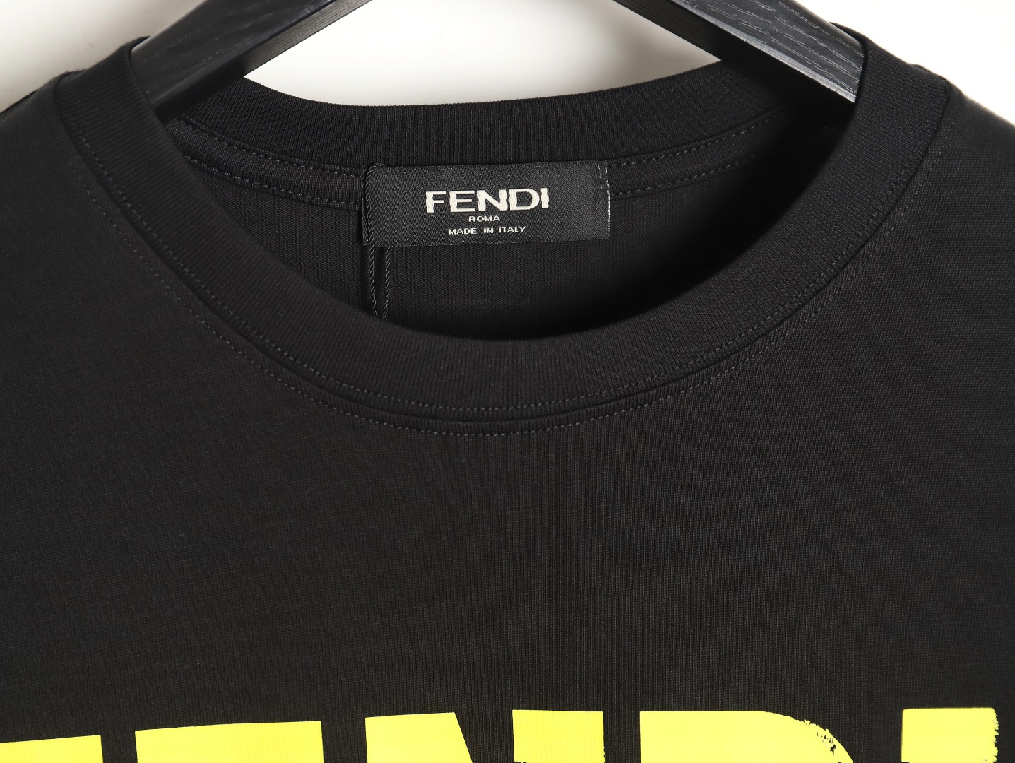 Fendi 24SS painted lettering short-sleeved T-shirt TSK1