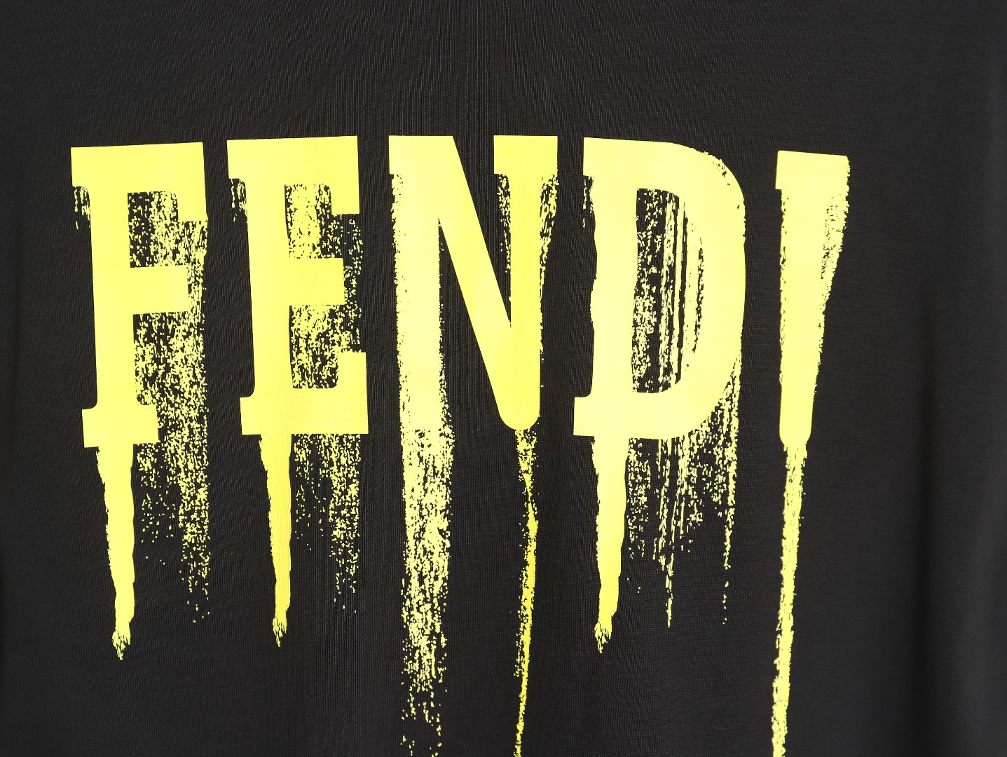 Fendi 24SS painted lettering short-sleeved T-shirt TSK1