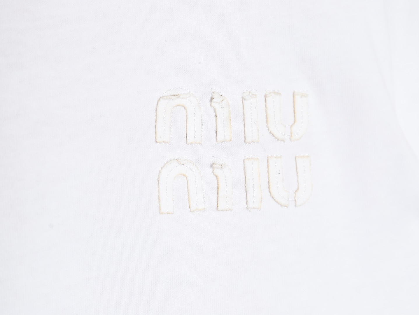 miu miu short-sleeved T-shirt with small logo patch