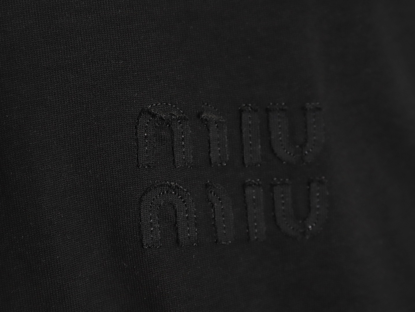 miu miu short-sleeved T-shirt with small logo patch TSK2